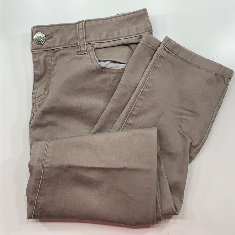 Low waisted khaki skinny jeans